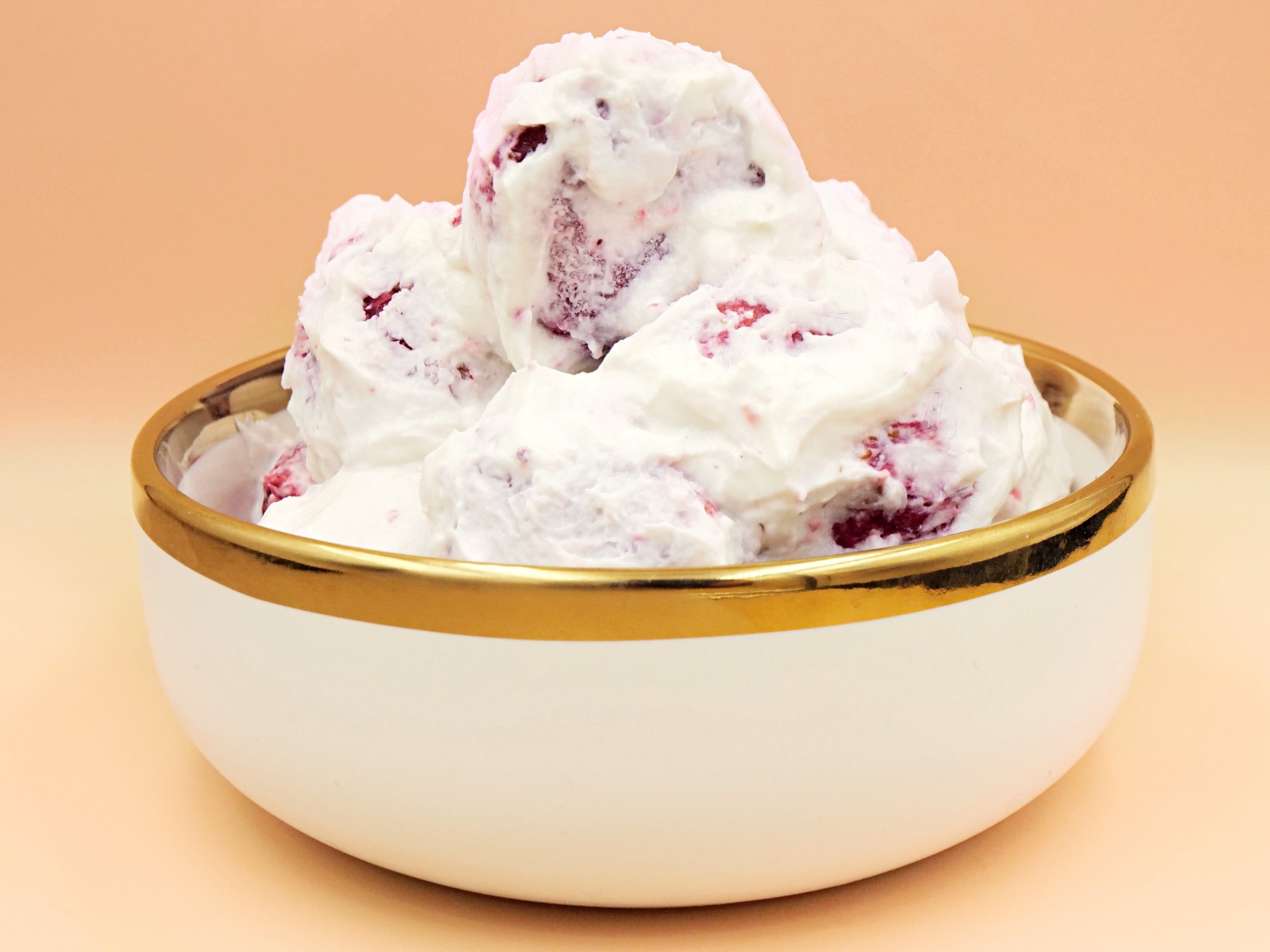 Mrożone truskawki z jogurtem naturalnym przepis