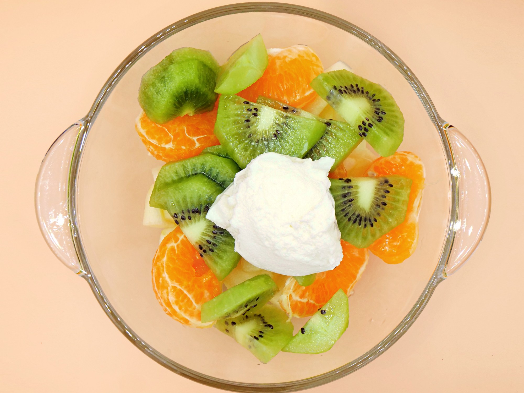 Sałatka owocowa z jogurtem przepis