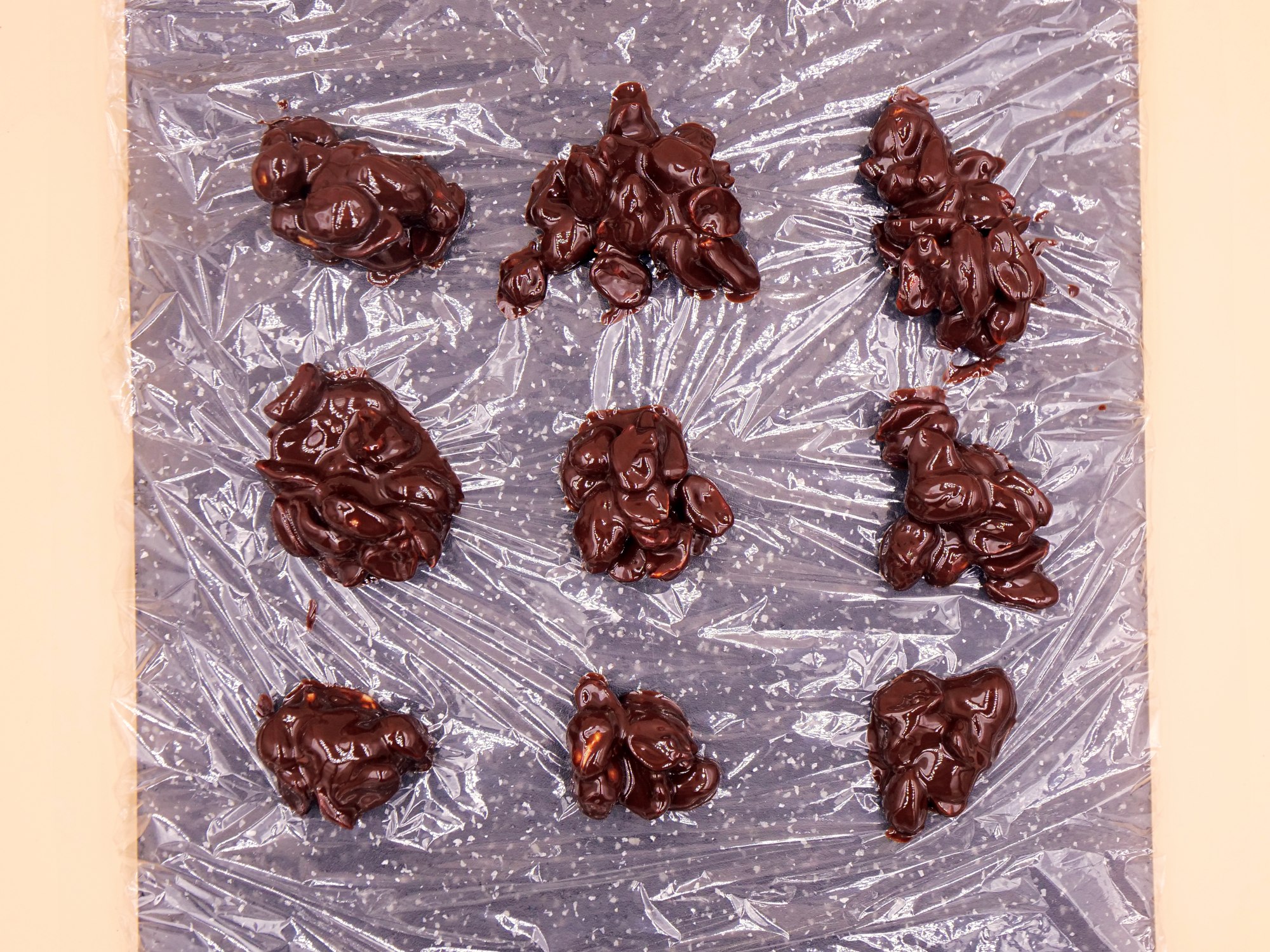 Orzeszki ziemne w czekoladzie przepis