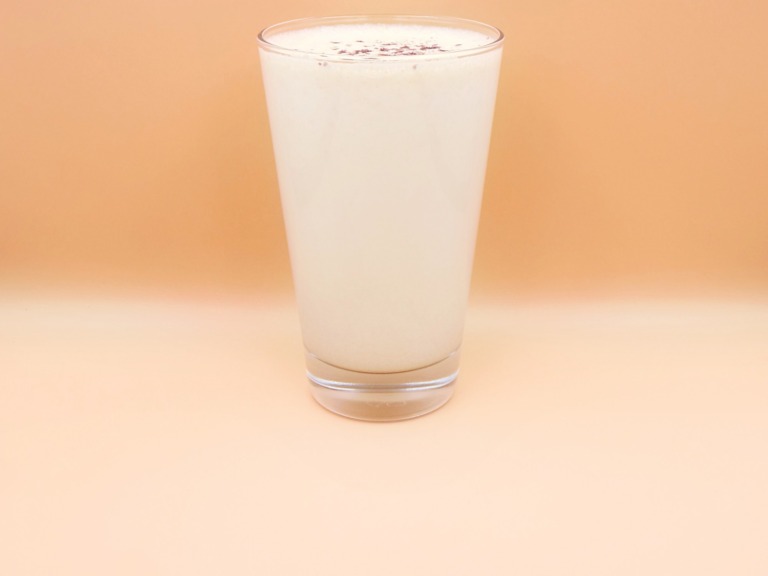 bialkowy shake z masłem orzechowym przepis