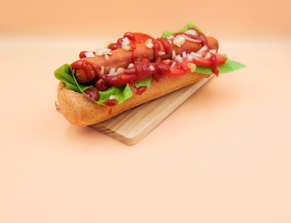 Wegański hot dog z warzywami przepis