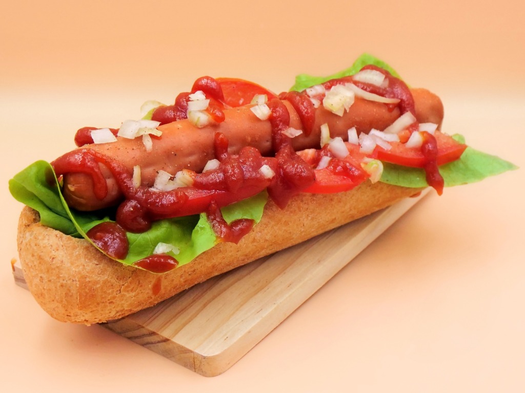Wegański hot dog z warzywami przepis
