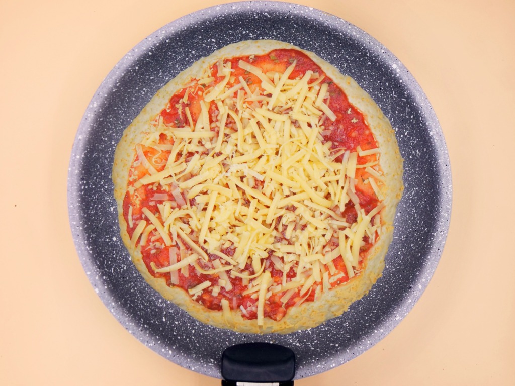 Pizza z patelni przepis