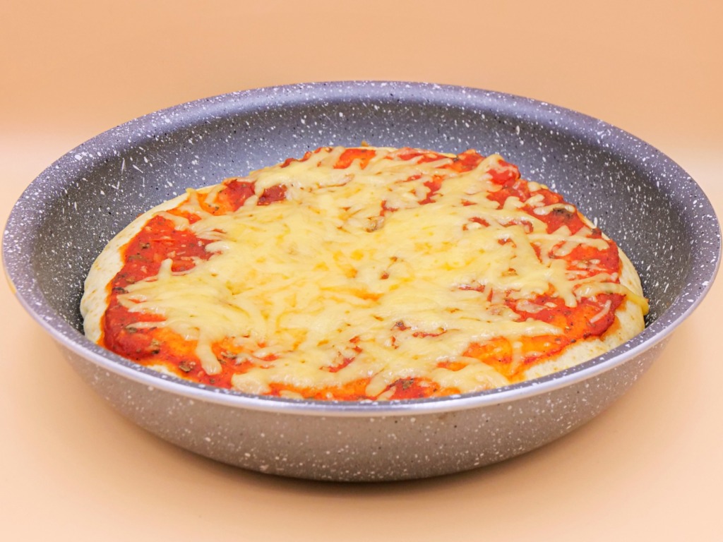 Pizza z patelni przepis