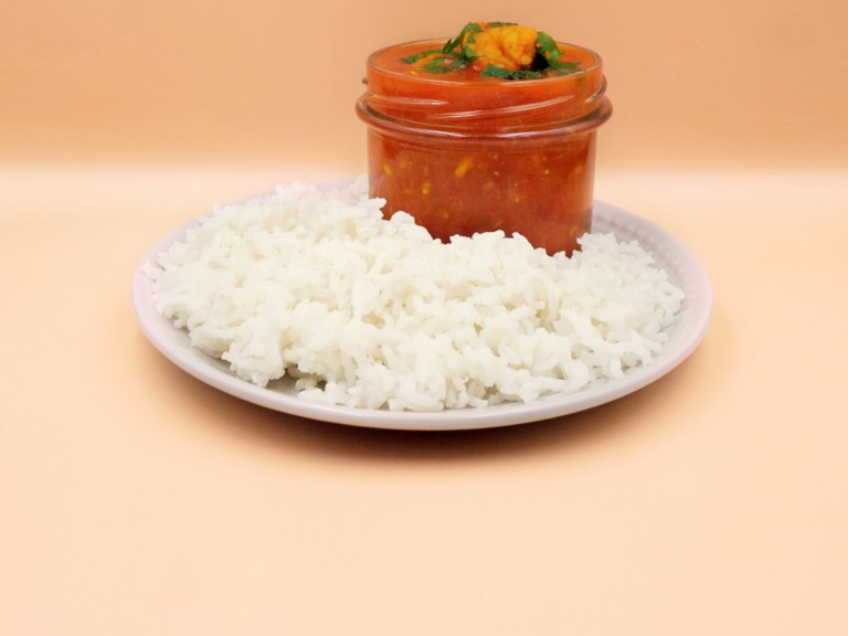 Curry z ryżem, krewetkami i mango przepis