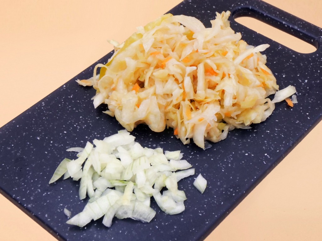 Kapusta z suszonymi grzybami przepis