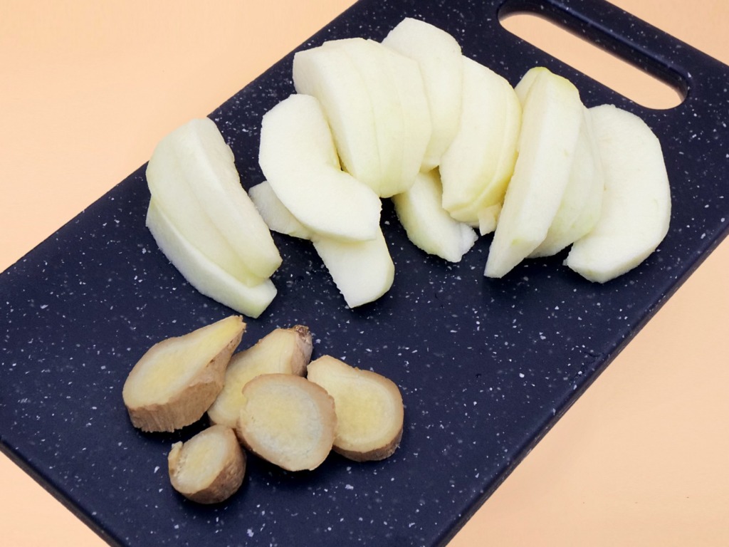 Korzenny kompot z jabłkiem przepis