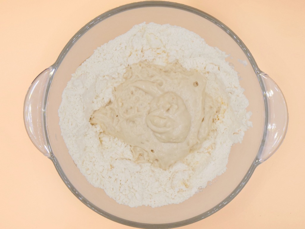 Pieczone pierogi z kapustą i suszonymi grzybami przepis