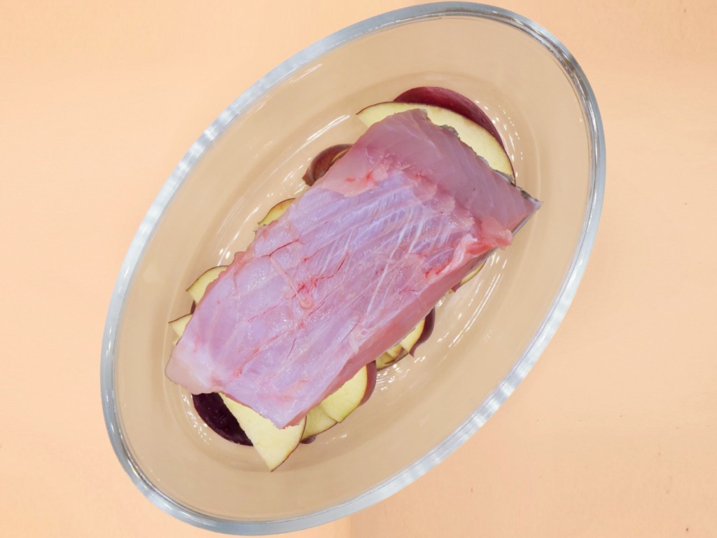 Pieczony karp z jabłkiem przepis