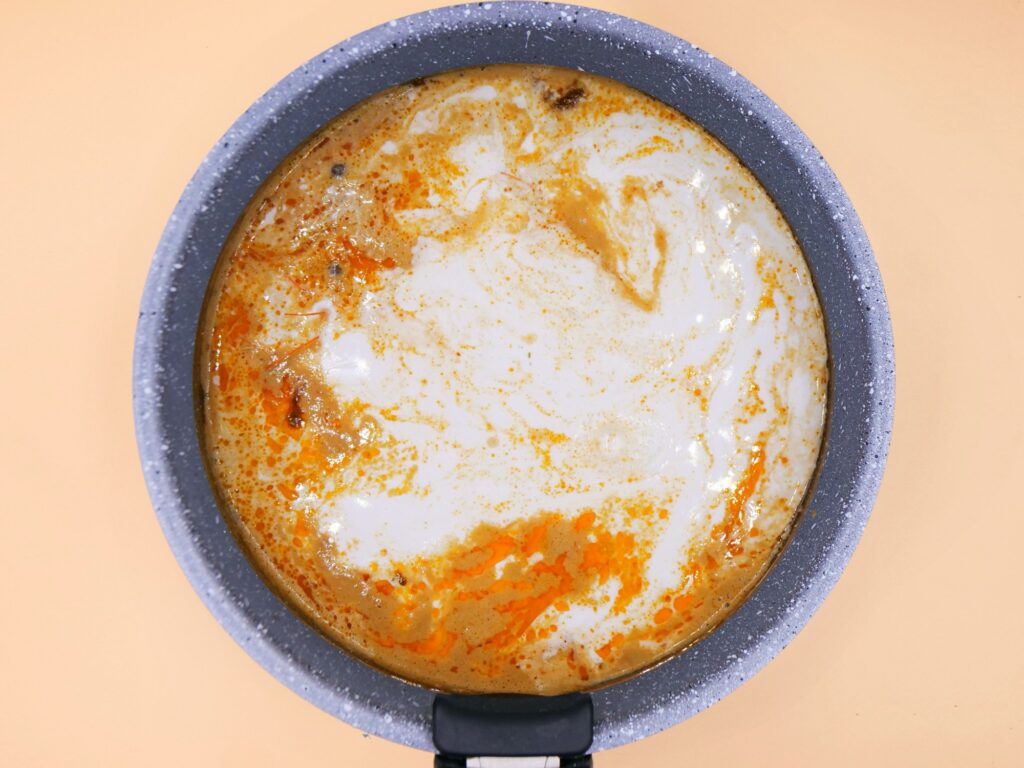 Tajska zupa rybna z makaronem ryżowym przepis