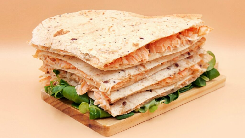 Quesadilla z pieczonym łososiem i serkiem przepis