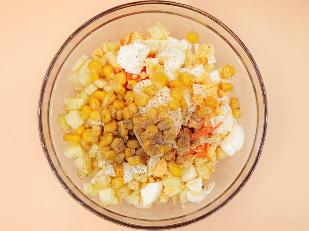 Sałatka jajeczna z marchewką przepis