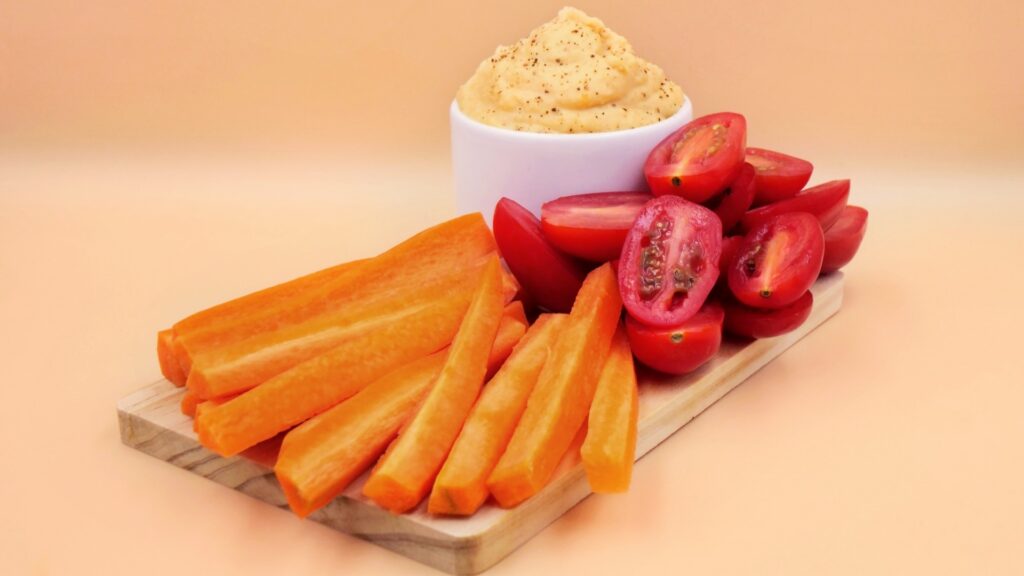 domowy hummus z warzywami przepis