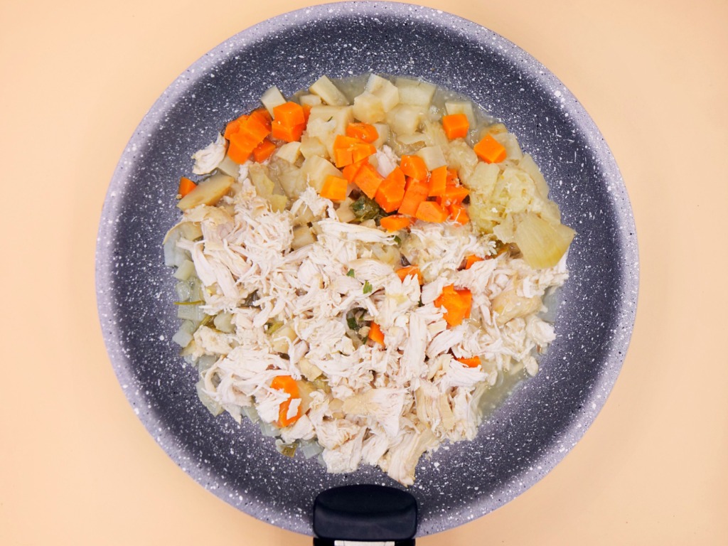 Kurczak z warzywami w białym sosie przepis