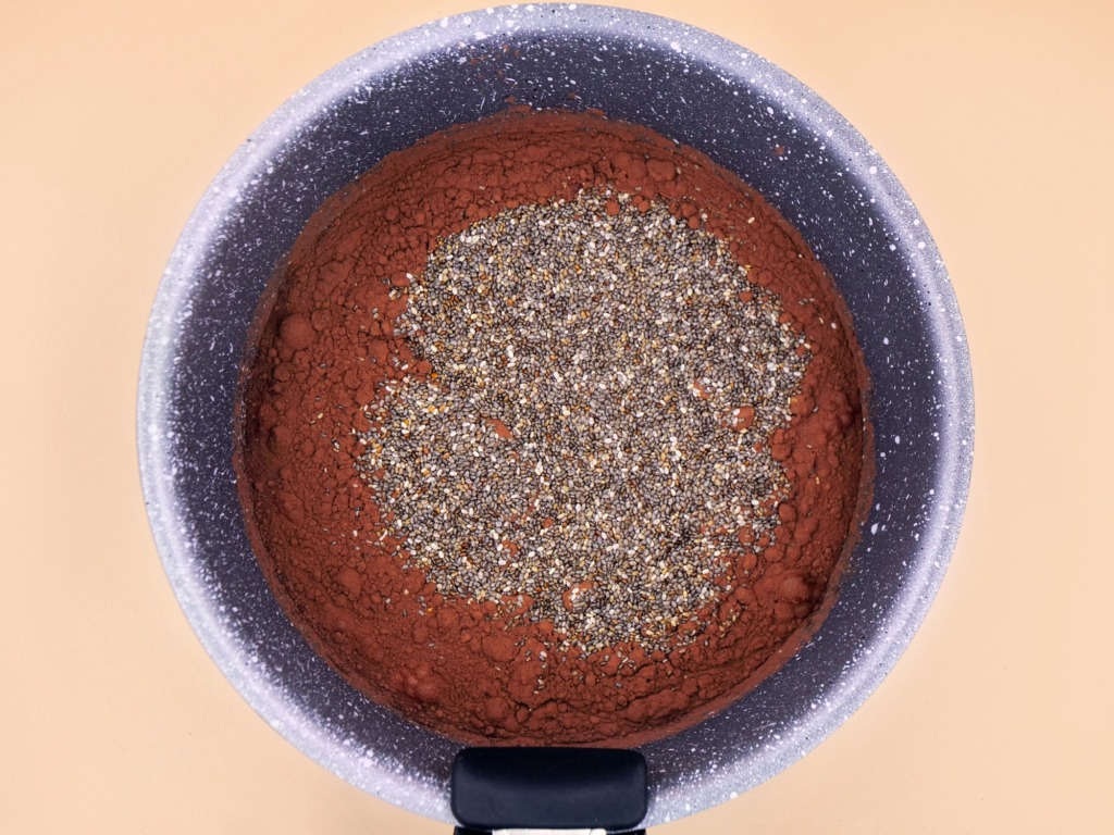 Czekoladowy deser chia z bananem przepis