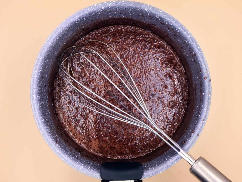 Czekoladowy deser chia z bananem przepis