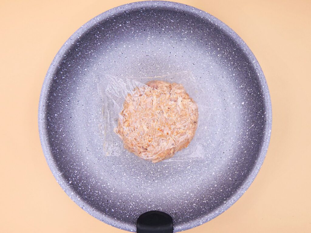 Burger z tuńczykiem i serem przepis