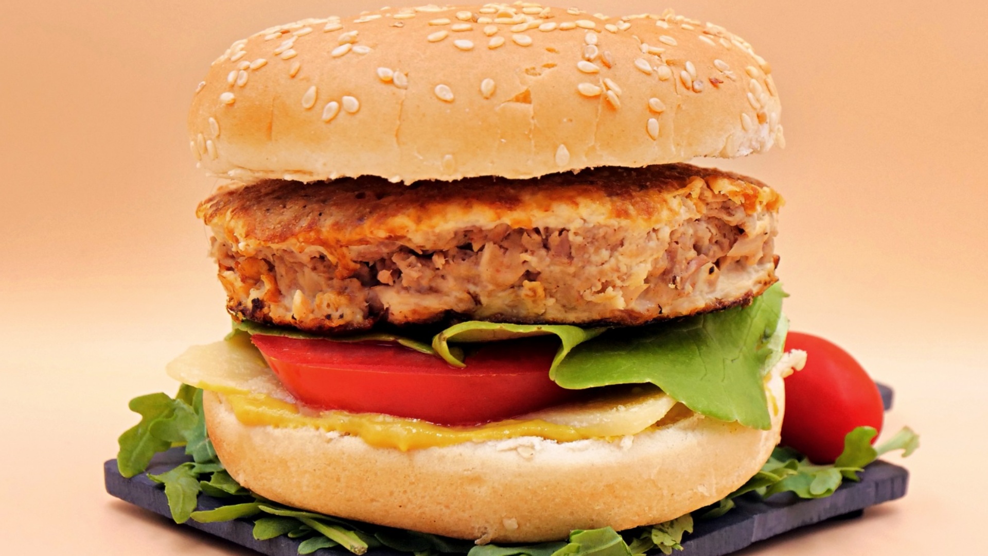 Burger z tuńczykiem i serem przepis