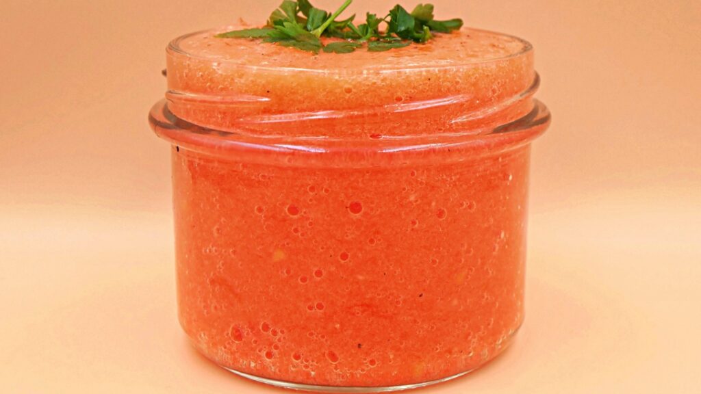 Gazpacho z pomidora, papryki i ogórka z oliwą przepis