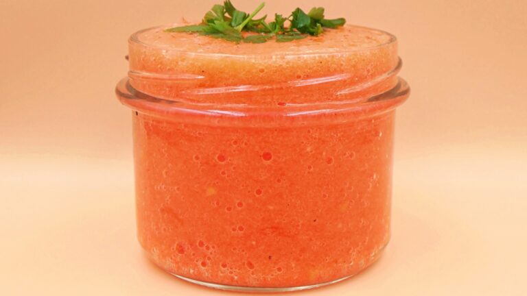 Gazpacho z pomidora, papryki i ogórka z oliwą przepis