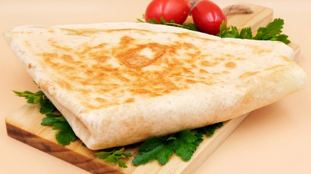 Serowy trójkącik z tortilli przepis