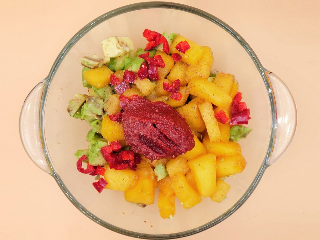 Salsa z awokado i mango przepis