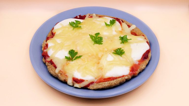 Owsiana pizza z mozzarellą i serem przepis