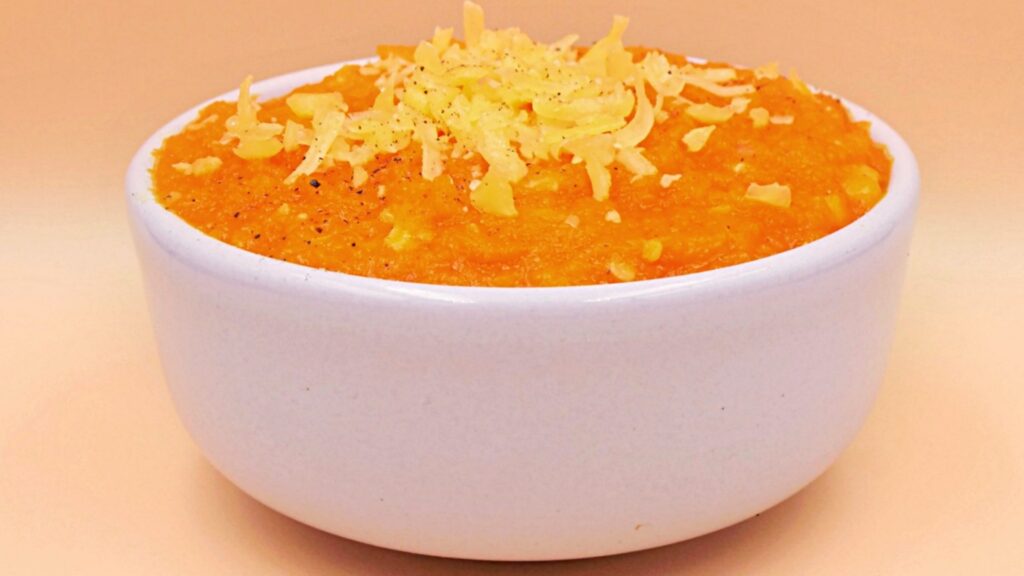 Zupa krem z marchwi i sera cheddar przepis