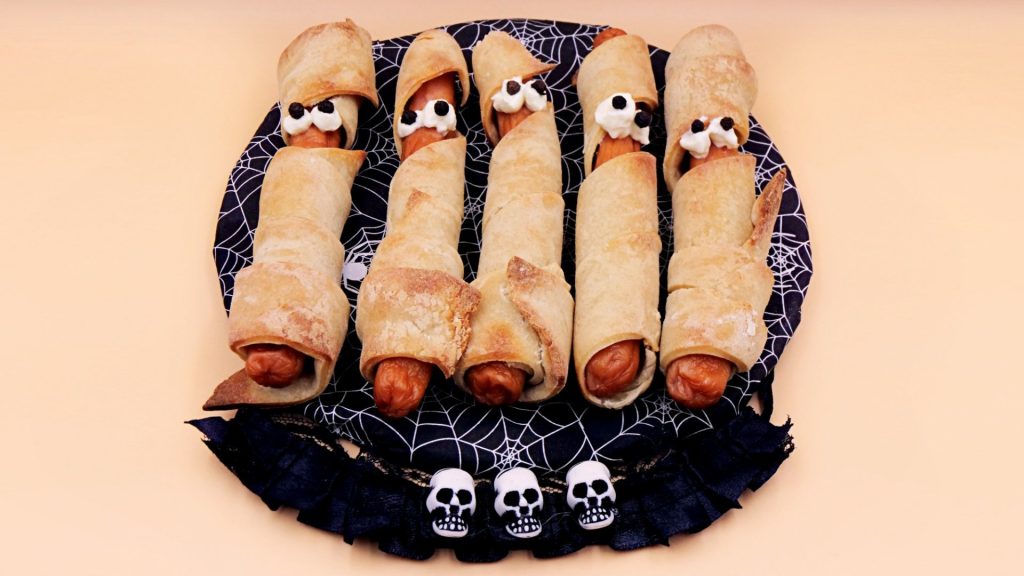 parowki mumie na halloween przepis
