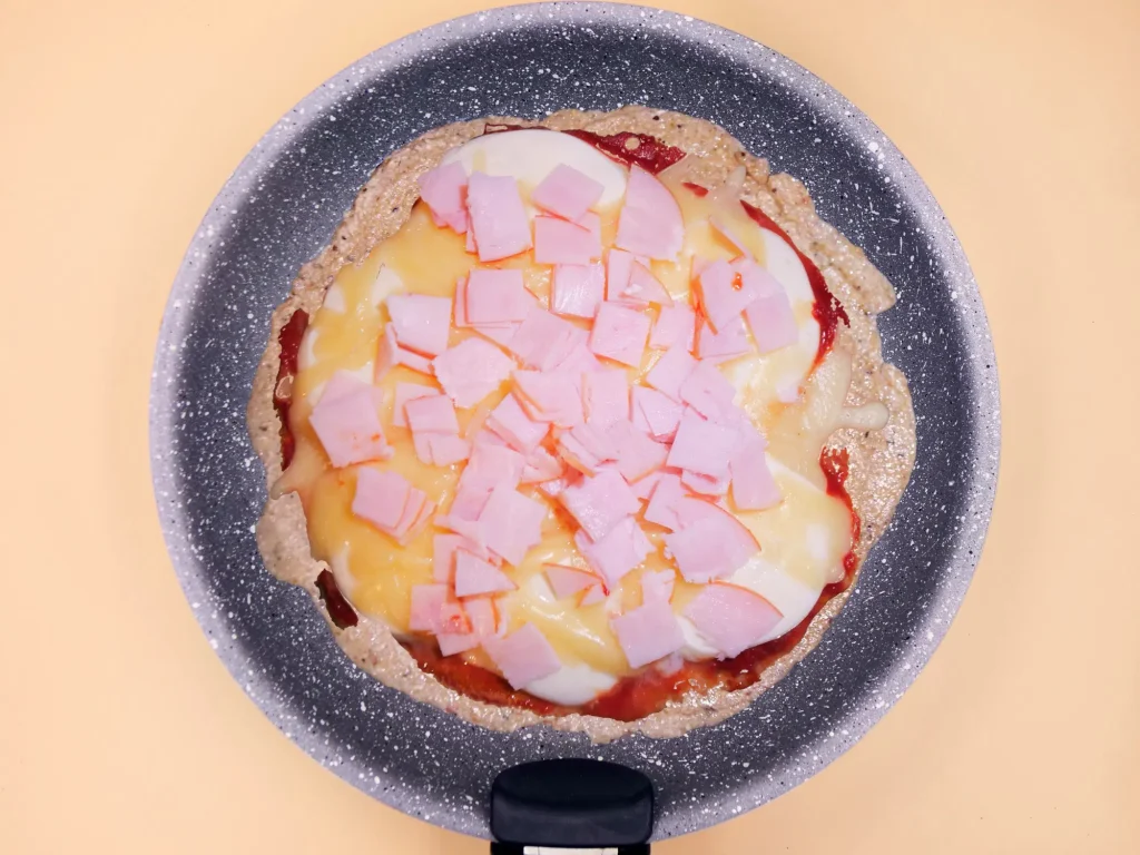 owsiana pizza z mozzarellą polędwicą sopocką i serem przepis