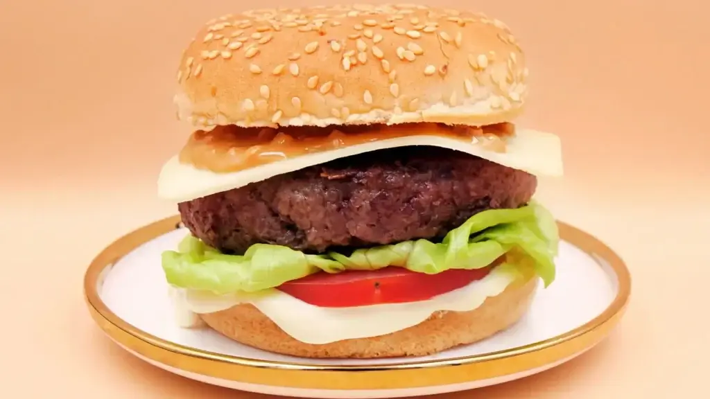 Burger z wołowiną, masłem orzechowym i majonezem przepis