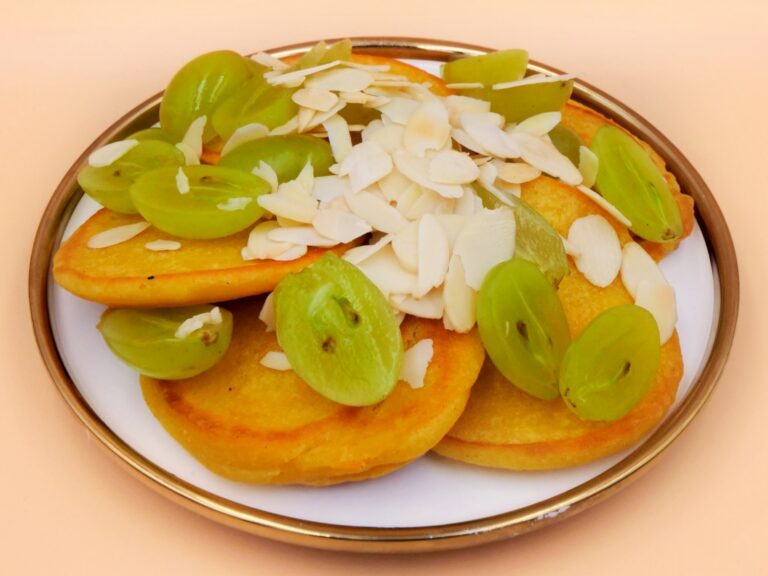 placki z tofu z winogronami i płatkami migdałowymi przepis