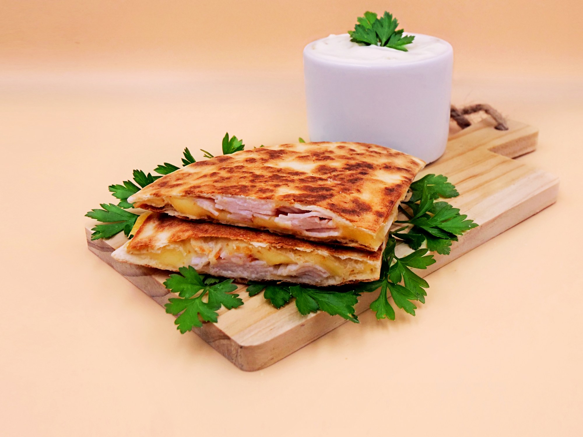 Quesadilla z serem i polędwicą sopocką przepis