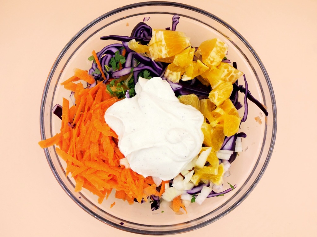 Surówka z czerwonej kapusty i pomarańczy przepis