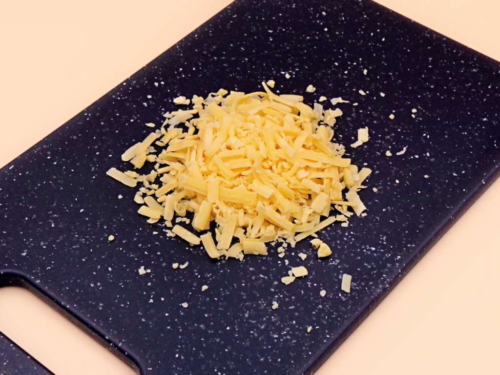 Tortilla z serem, polędwicą sopocką i warzywami przepis