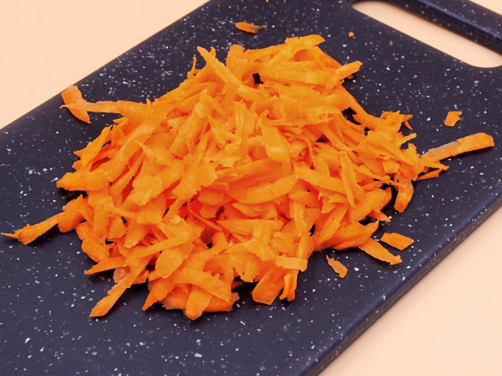 salatka z glonow morskich i marchewki 2