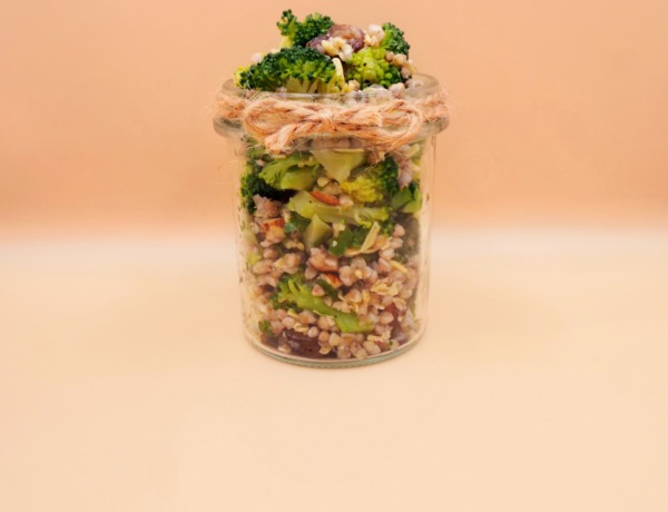 salatka z kaszy gryczanej brokula i migdalow przepis
