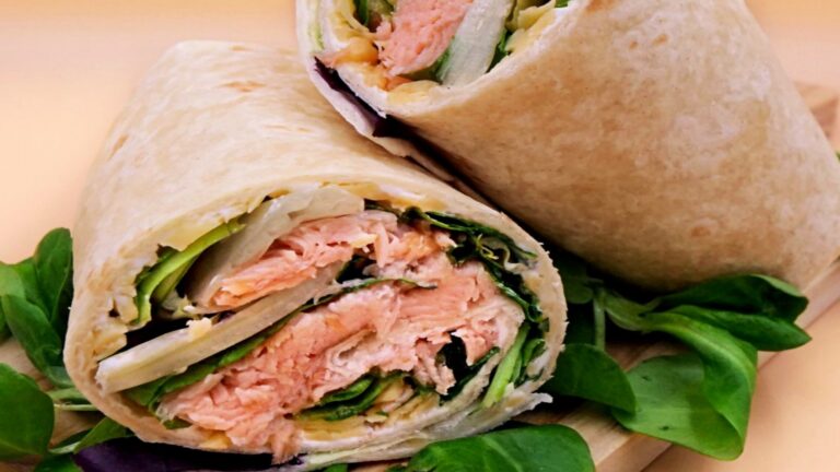 tortilla z wedzonym lososiem skyrem i serem przepis