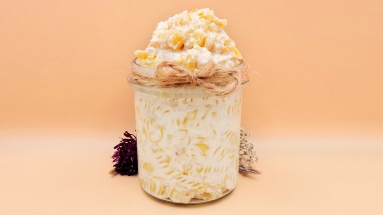 makaron z twarogiem, skyrem i bananem przepis