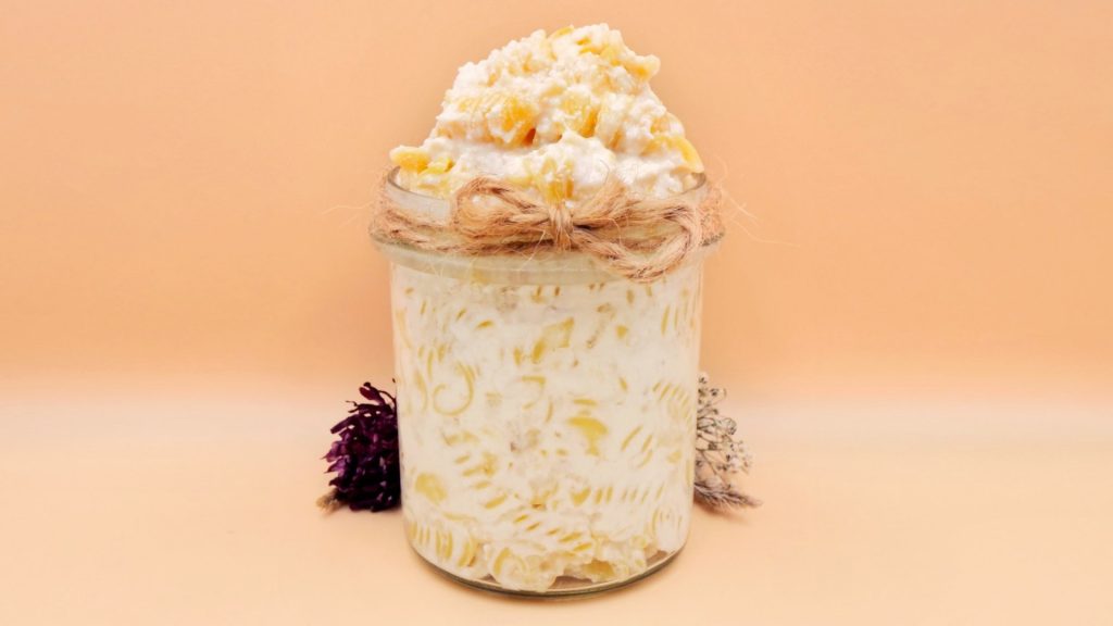 makaron z twarogiem, skyrem i bananem przepis