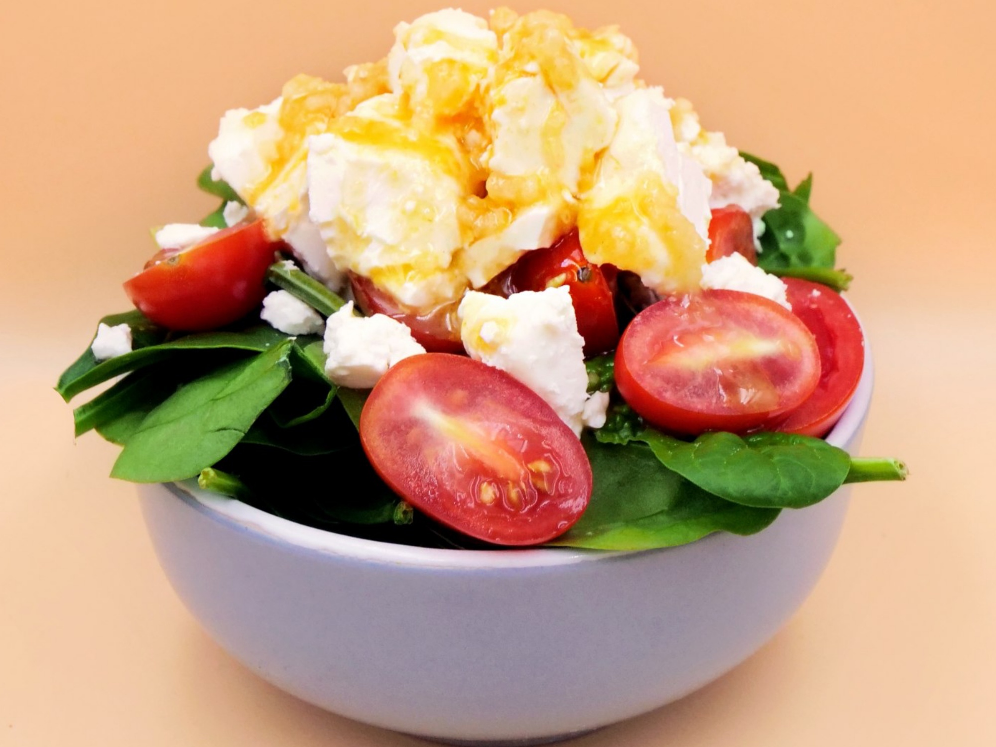 sałatka ze szpinaku i sera fety przepis