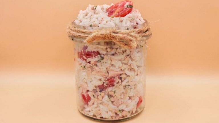 sałatka ryżowa z pesto przepis