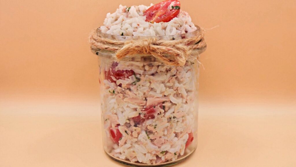 sałatka ryżowa z pesto przepis