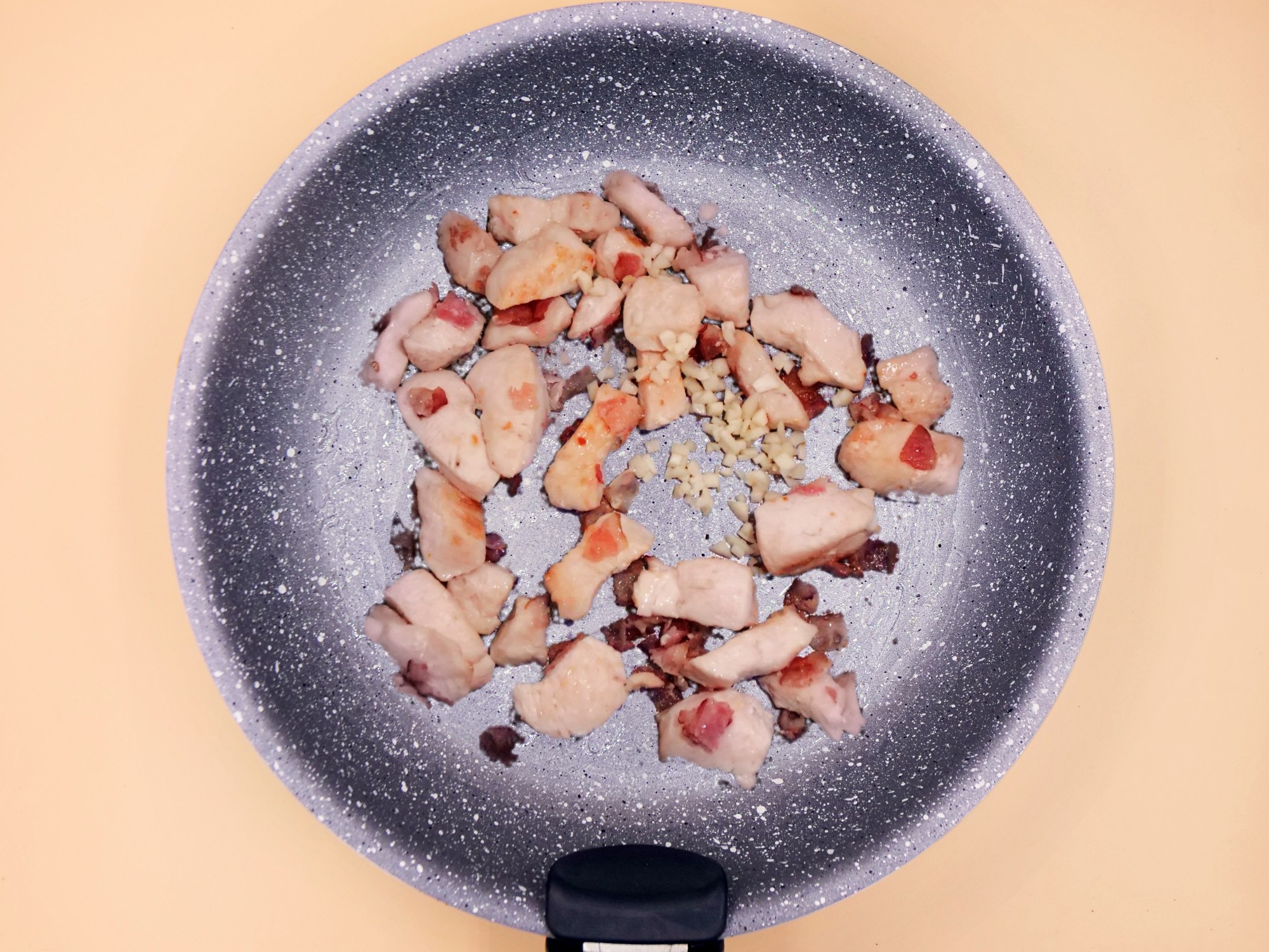 Spaghetti carbonara z kurczakiem