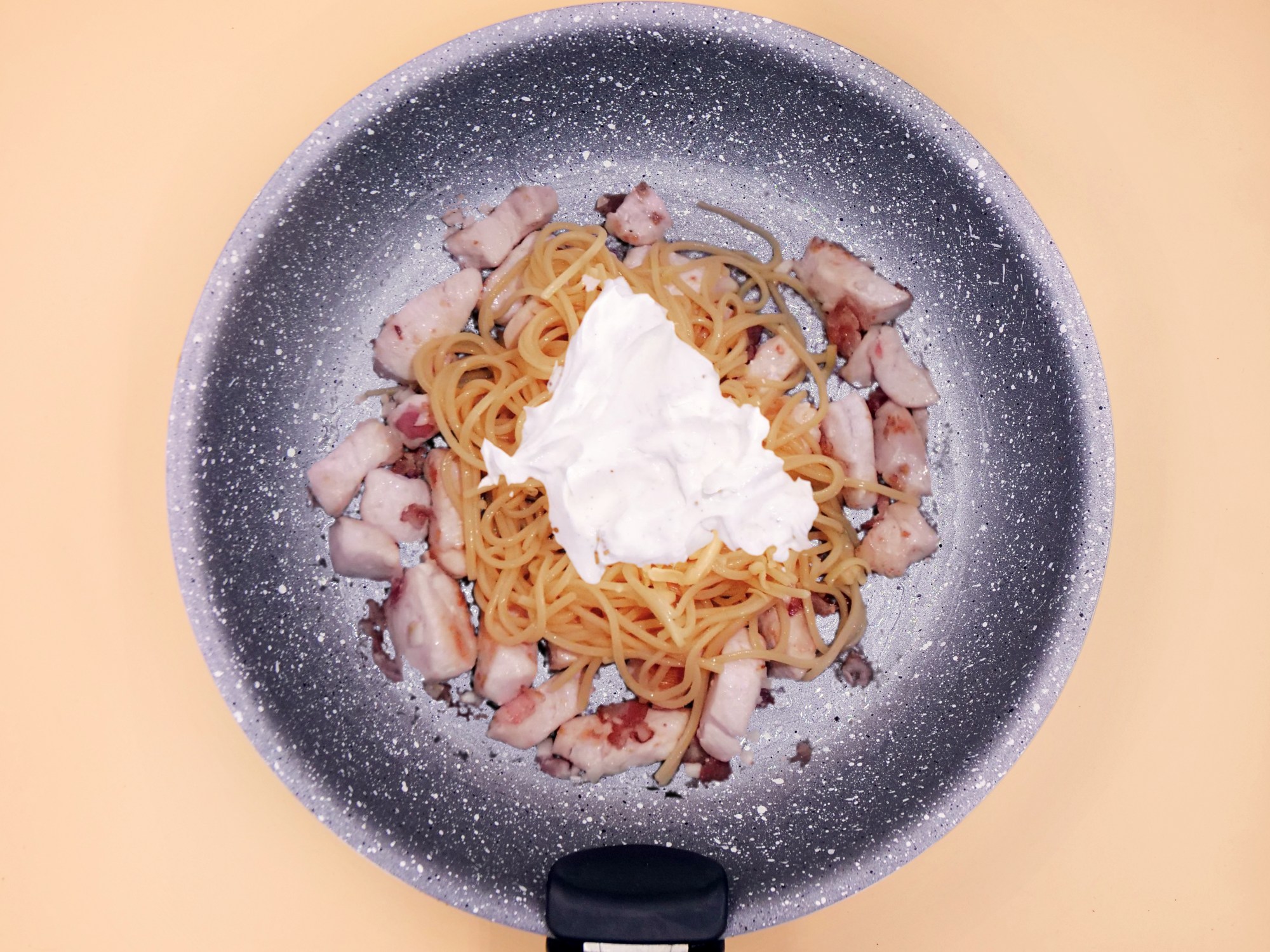 Spaghetti carbonara z kurczakiem