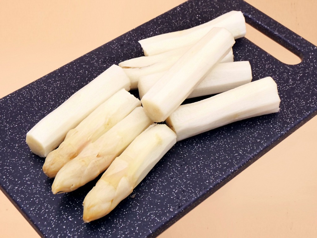 biale szparagi zapiekane z serem