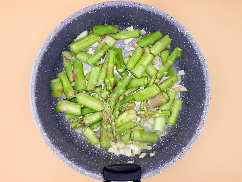 zupa krem z zielonych szparagow 2