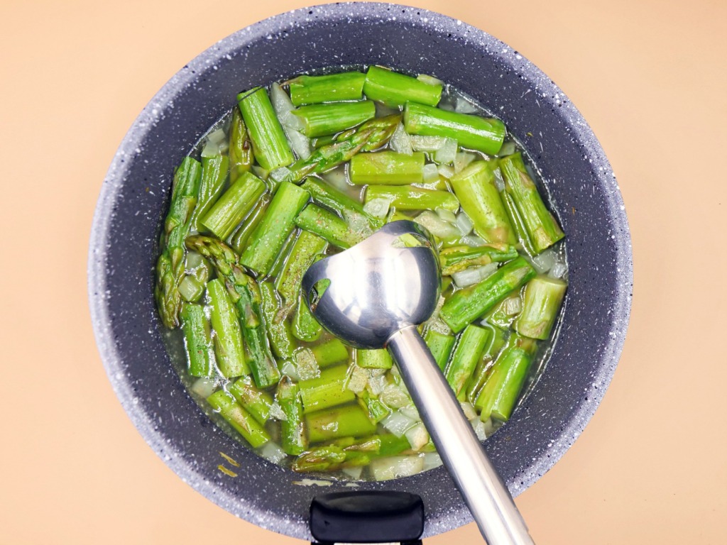 zupa krem z zielonych szparagow 4