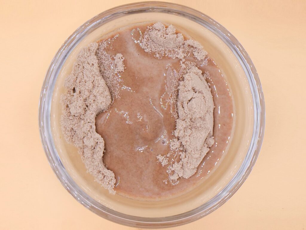 wafle ryżowe z proteinową pastą i bananem przepis