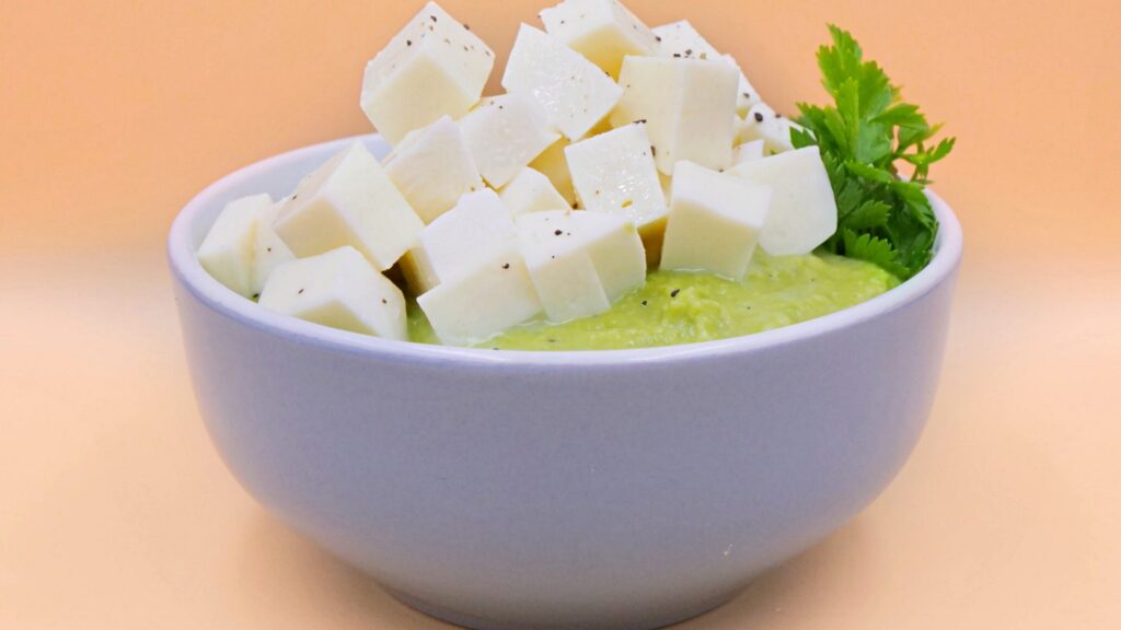 zupa krem z groszku z mozzarella przepis